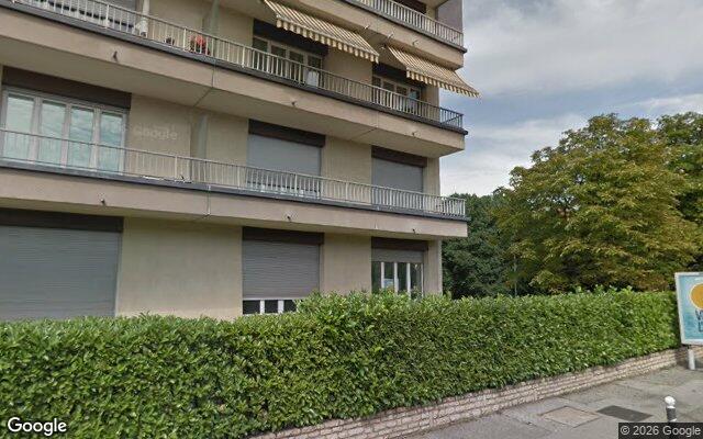 Façade : 243 route de Genas, Villeurbanne