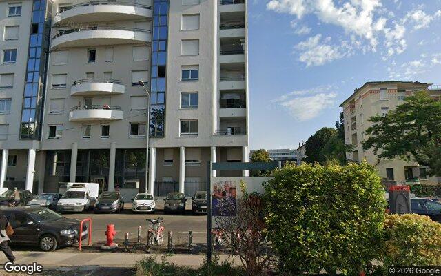 Façade : 166 rue du 4 Août 1789, Villeurbanne