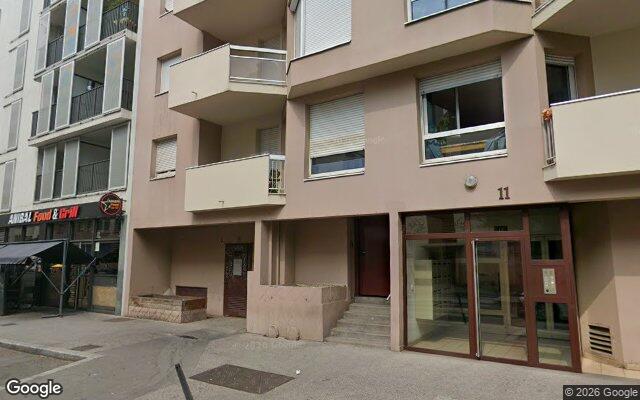 Façade : 11 avenue Roger Salengro, Villeurbanne